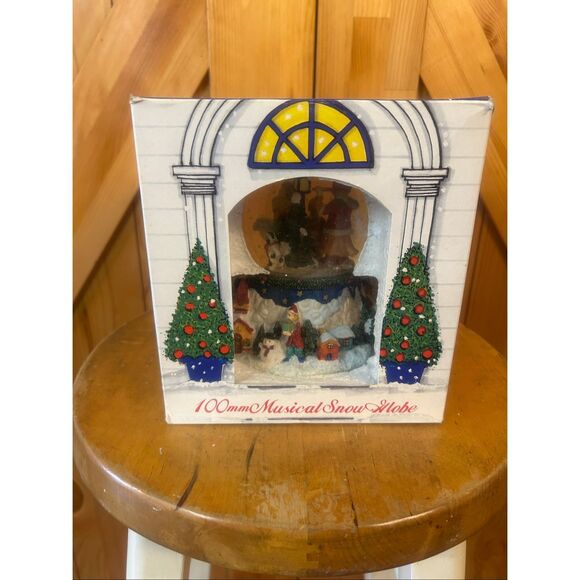 Vintage holiday workshop 100MM musical snow globe (5873) - Picture 1 of 10